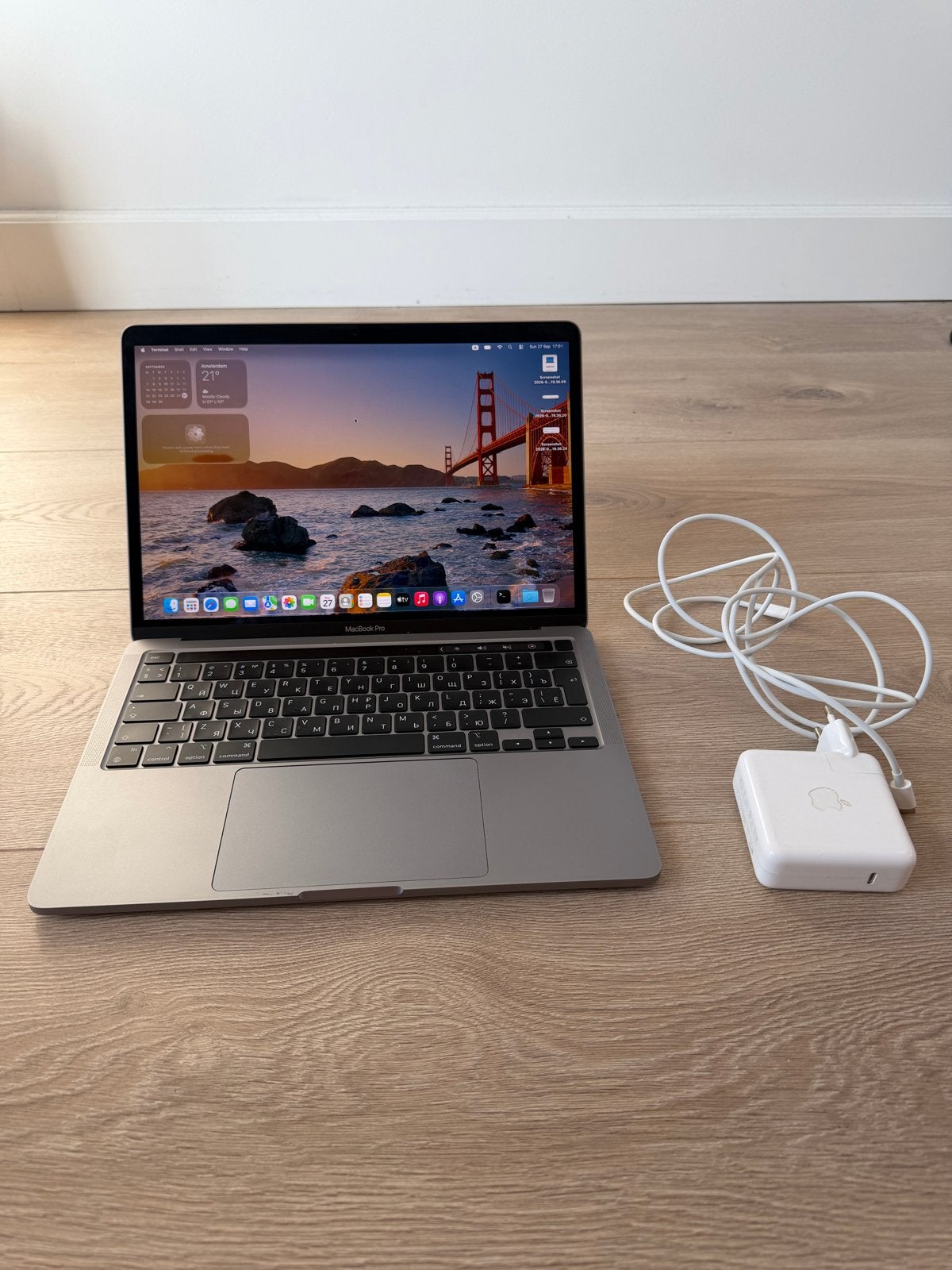 MacBook Pro 13-inch M1 2020, 256 GB, Qwerty, 8 GB, 13 inch