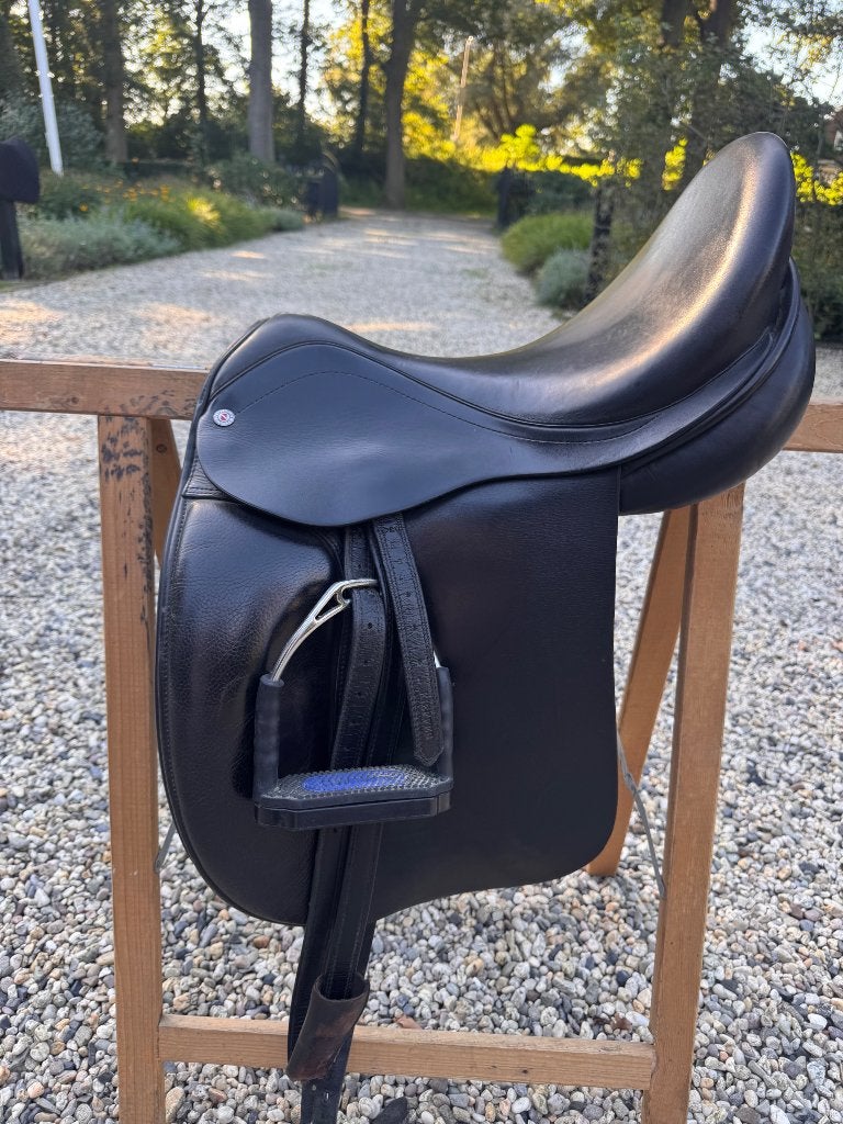 Zadel paard, Dieren en Toebehoren, L (17.5 inch), Dressuur, Overige merken, Ophalen of Verzenden