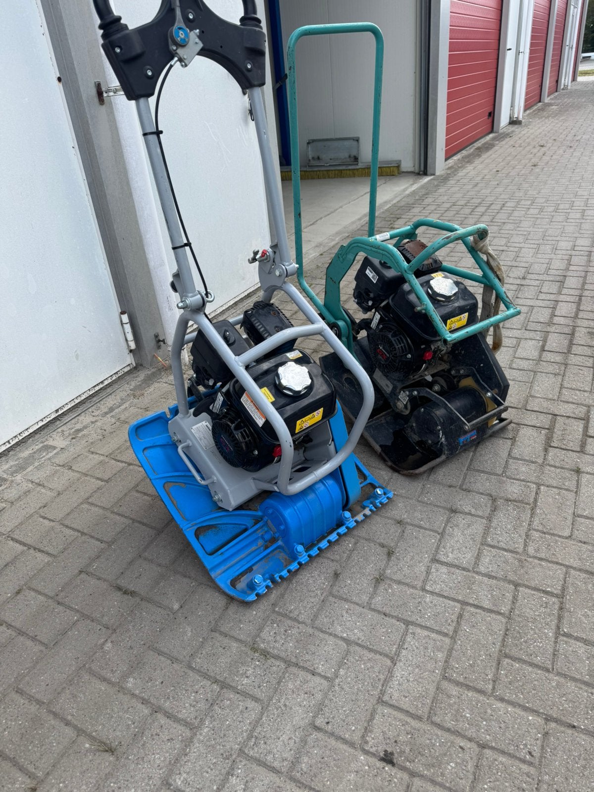 Te huur trilplaten, Ophalen, Zo goed als nieuw