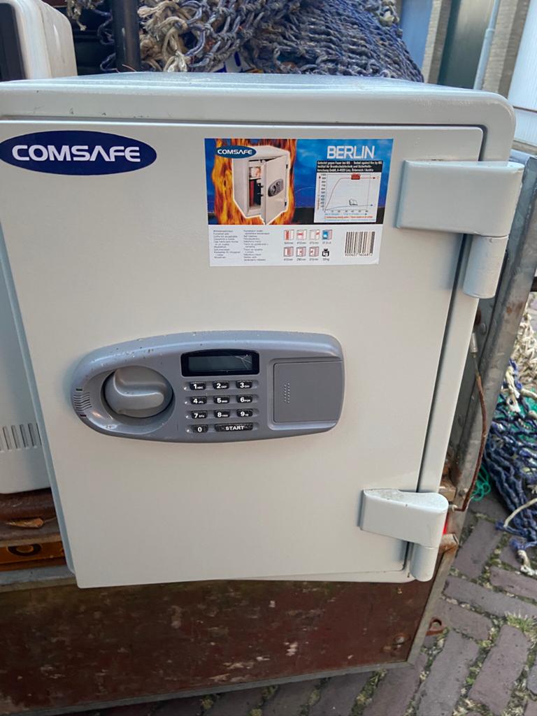 Grote brandkluis merk comsafe elektrisch kluis, Ophalen of Verzenden, Zo goed als nieuw