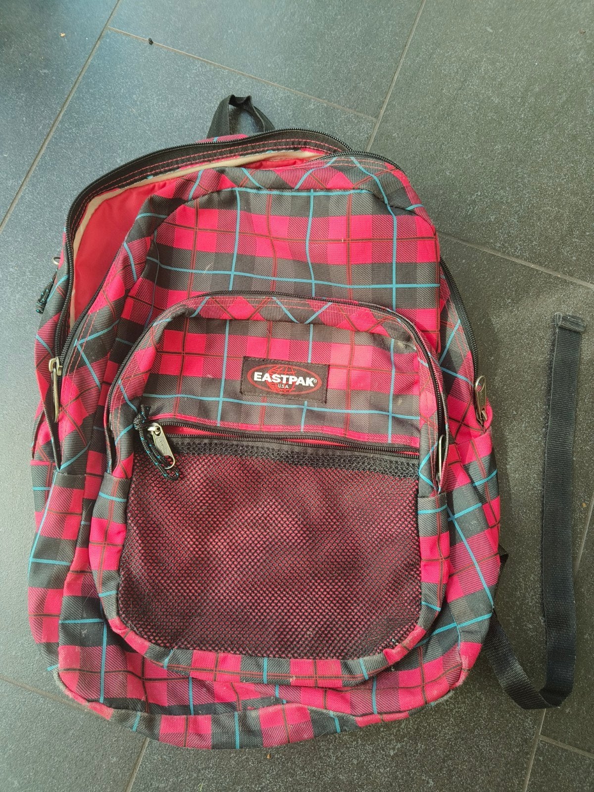 Eastpak geruite rugzak - Nette staat, 40x30 cm, Sieraden, Tassen en Uiterlijk, Tassen | Rugtassen, 40 cm of meer, Gebruikt, Ophalen of Verzenden