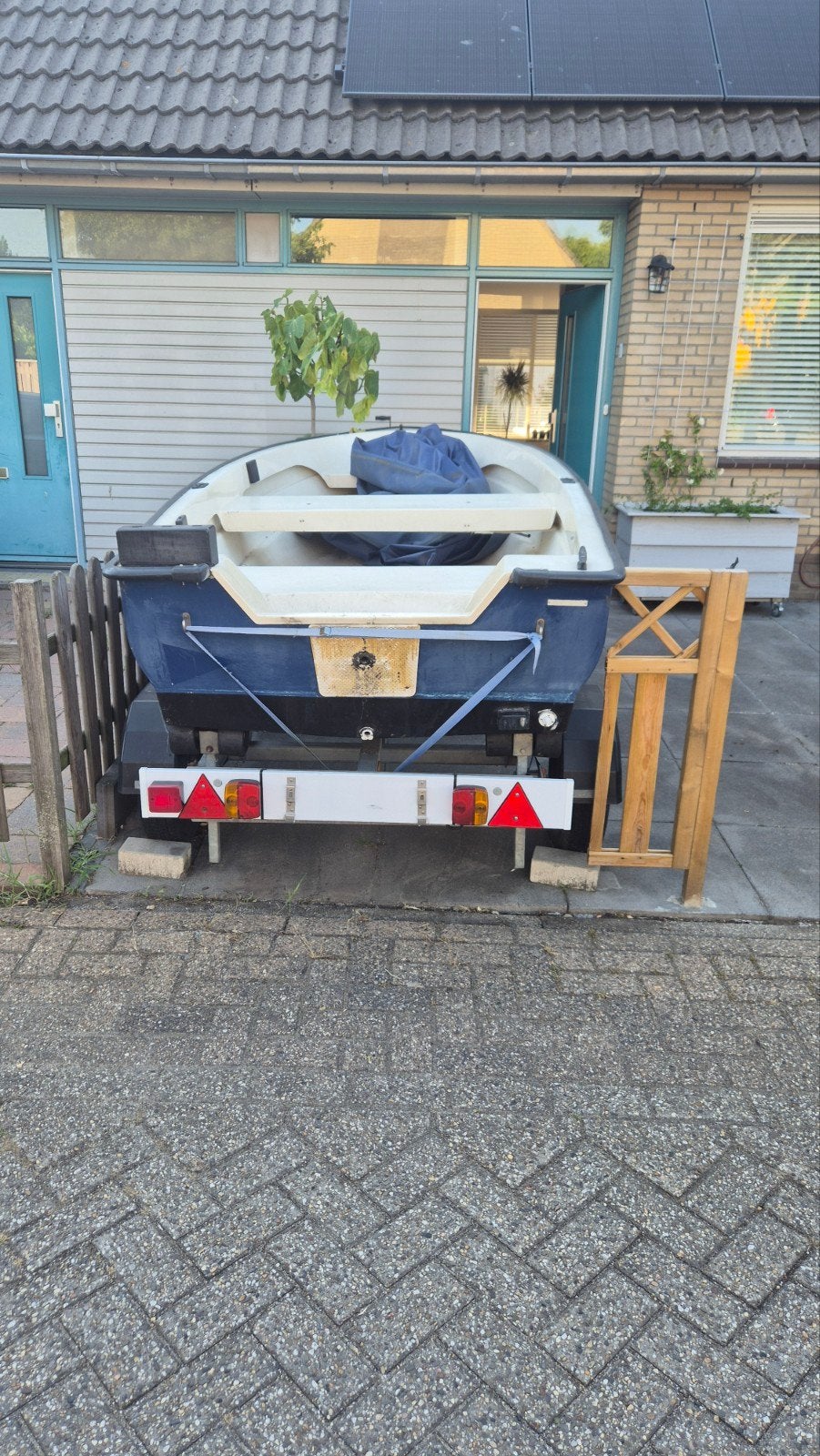 Stabiele( vis)boot met buitenboordmotor en trailer, Watersport en Boten, Motorboten en Motorjachten, Visboot, Ophalen, Buitenboordmotor