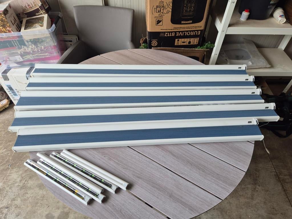 Tekoop luxaflex blauwe en wite stof op afstandsbediening, Huis en Inrichting, Ophalen, Blauw, 50 tot 100 cm, Minder dan 100 cm