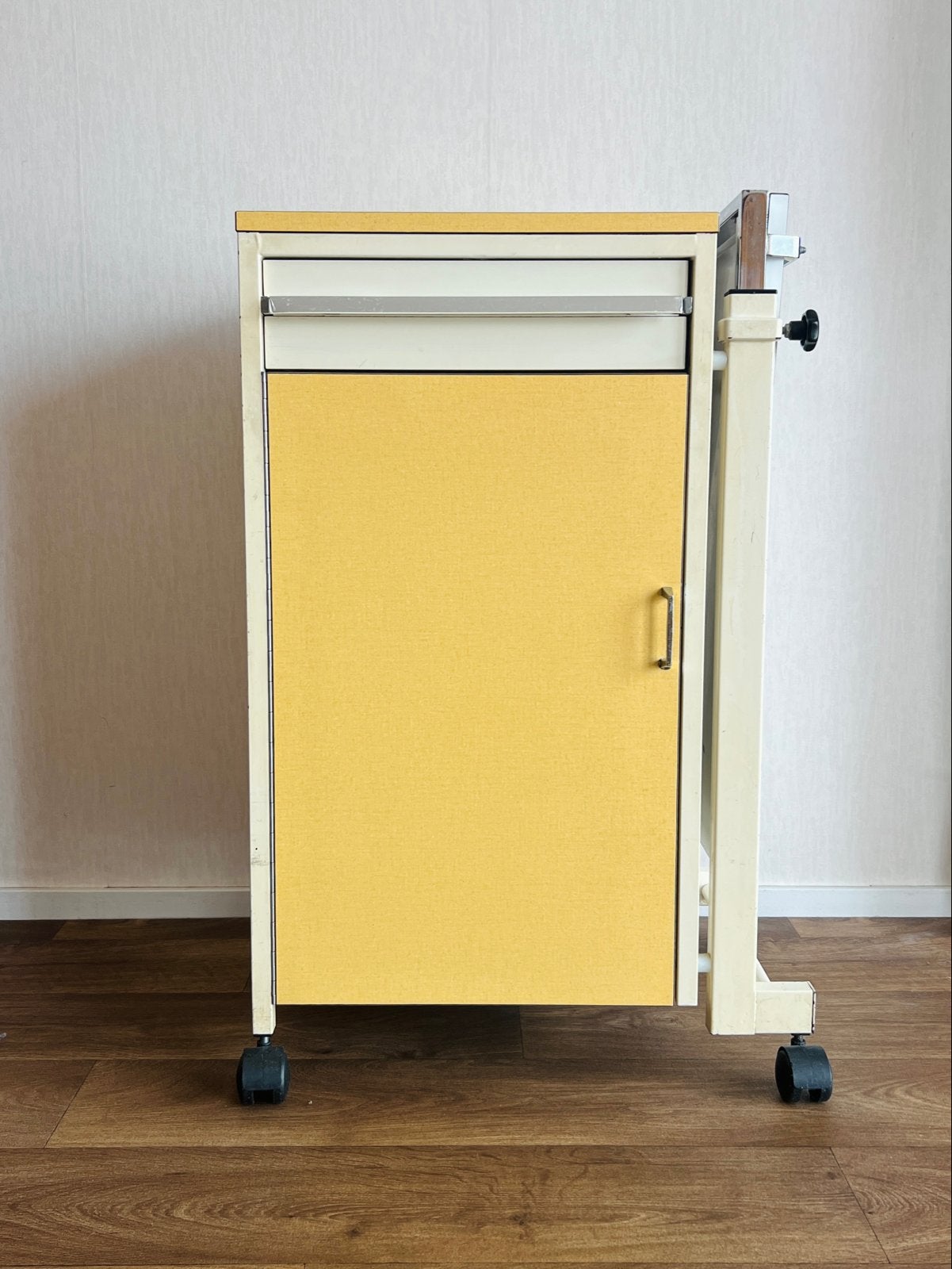 Vintage Oostwoud Ziekenhuis Bedkastje met Uitschuifblad, Ophalen