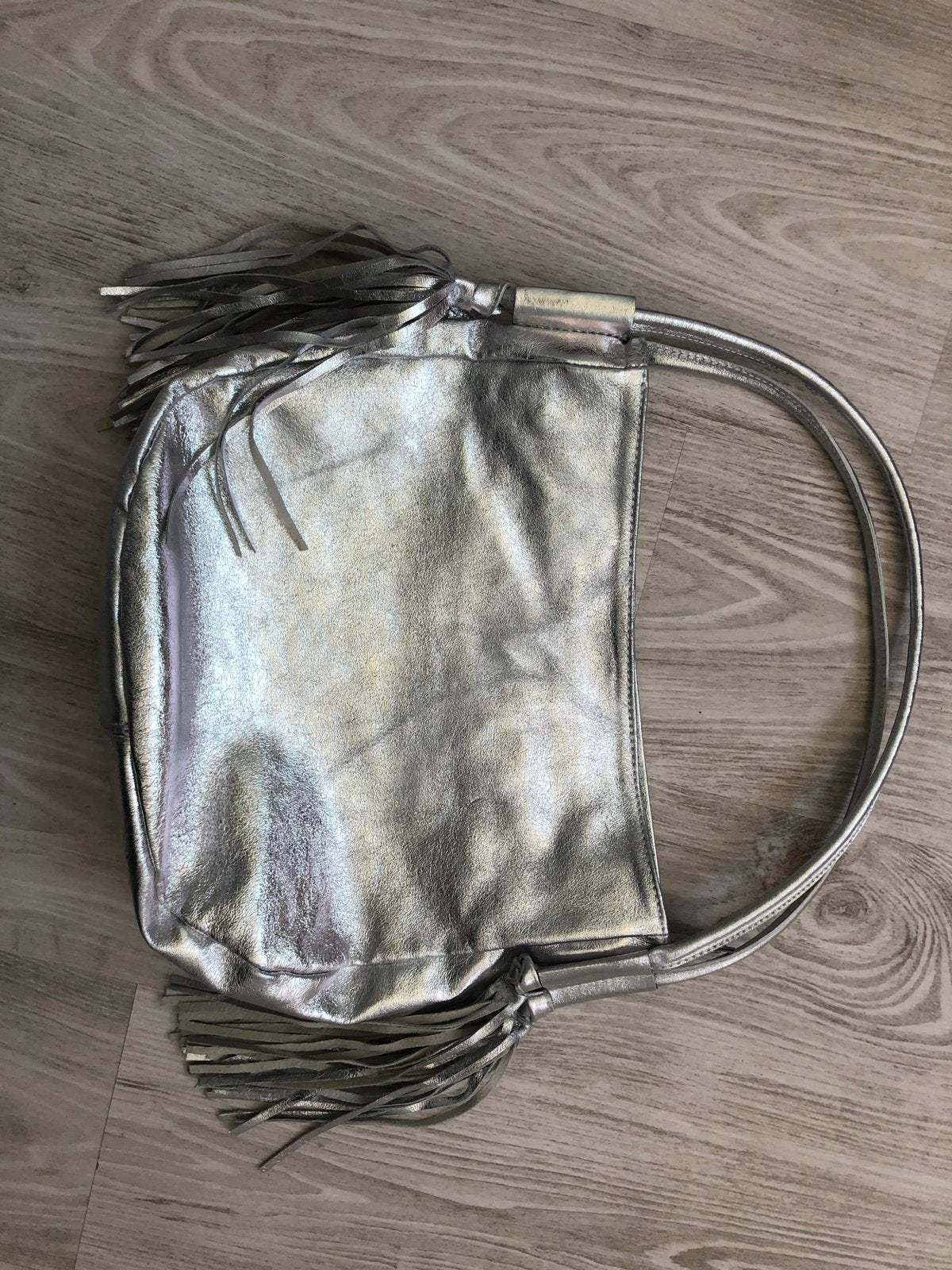 Nieuw zilver echt leer handtas, Sieraden, Tassen en Uiterlijk, Tassen | Damestassen, Ophalen of Verzenden, Nieuw, Handtas