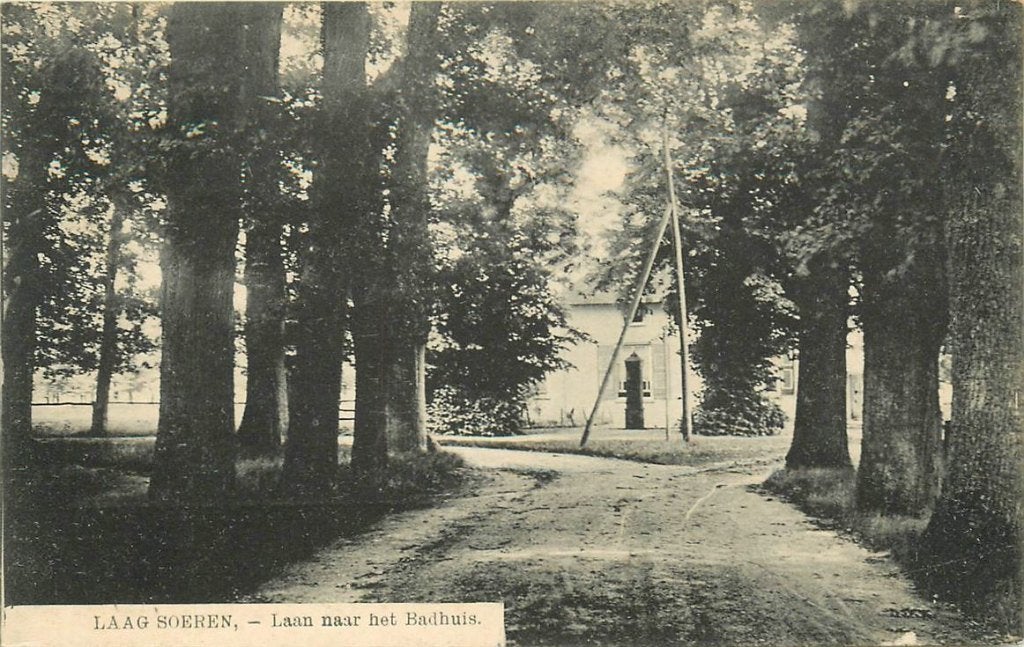 701-143-039 Laag Soeren Laan naar het Badhuis, Verzamelen, Ansichtkaarten | Nederland, Verzenden, Voor 1920, Gelderland
