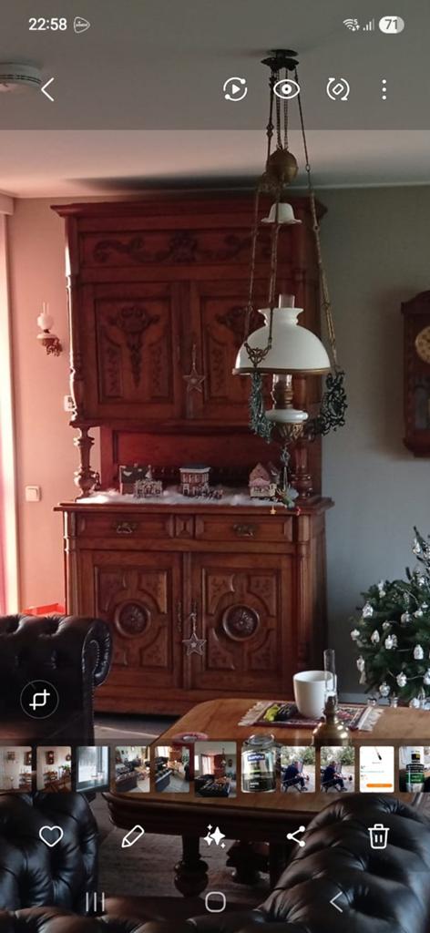 Antieke houten buffetkast met sierlijk houtsnijwerk, Antiek en Kunst, Ophalen