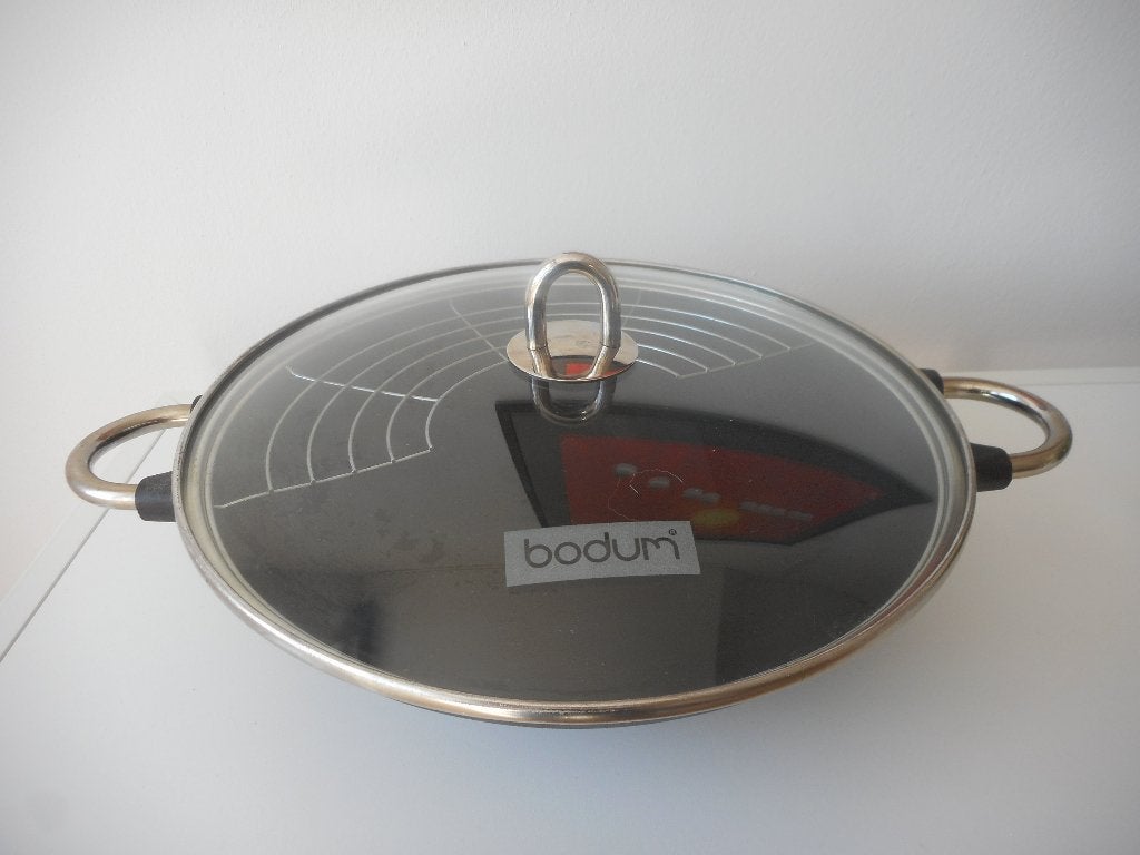 Wok, wokpan van Bodum, Gietijzer, Ophalen of Verzenden, Zo goed als nieuw, Met deksel