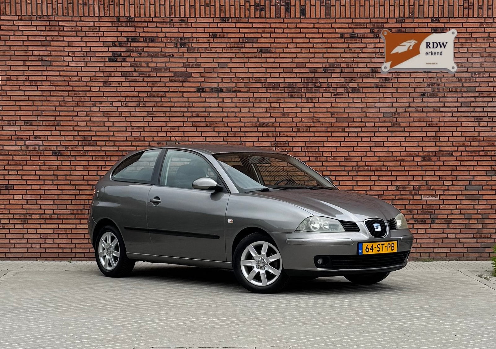 Seat Ibiza 1.416V 74KW 2006 Grijs,Dealer onderhouden,New APK, Auto's, Seat, Bedrijf, Ibiza, Benzine, D, Hatchback, Handgeschakeld