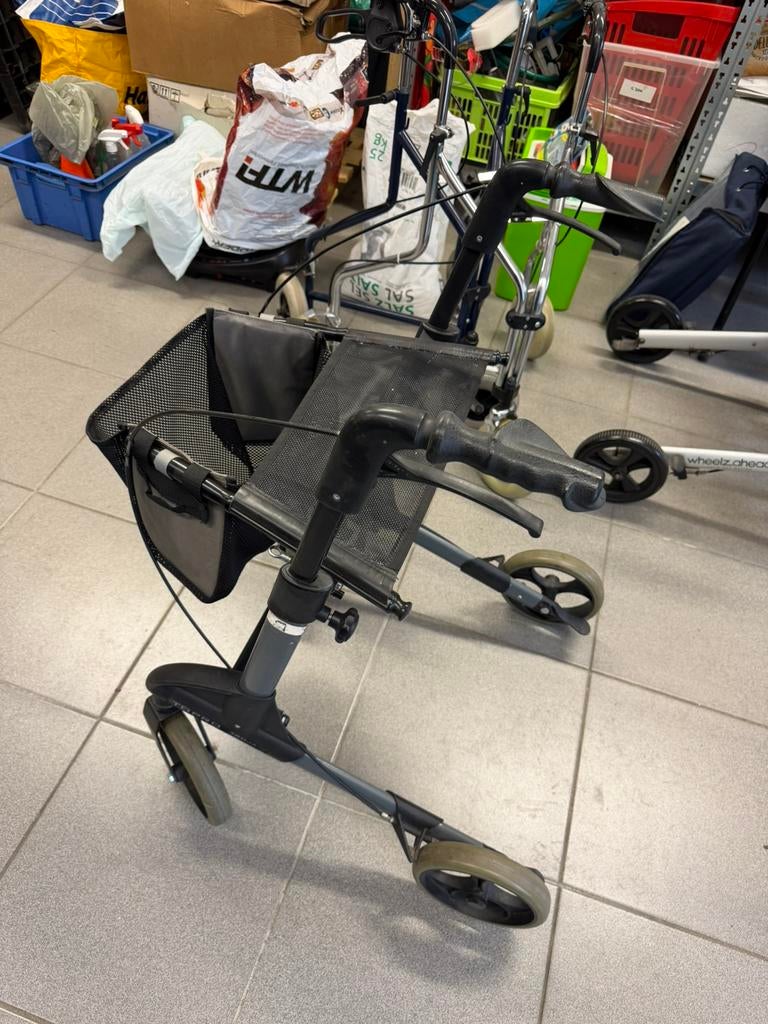 Meerdere rollators te koop. 4st in totaal, Diversen, Rollators, Ophalen, Opvouwbaar, Zo goed als nieuw