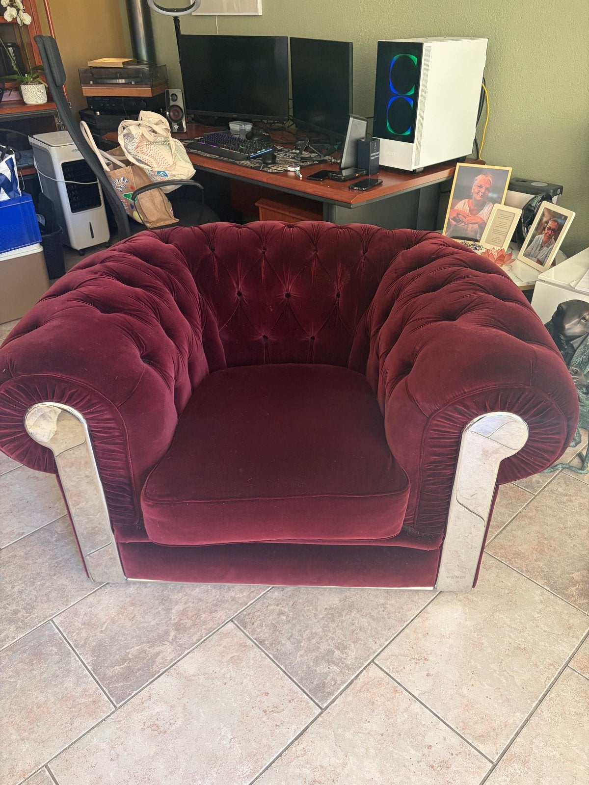 Exclusieve Fendi Chesterfield Fauteuil - Bordeauxrood, Ophalen, Zo goed als nieuw, Stof, 75 tot 100 cm