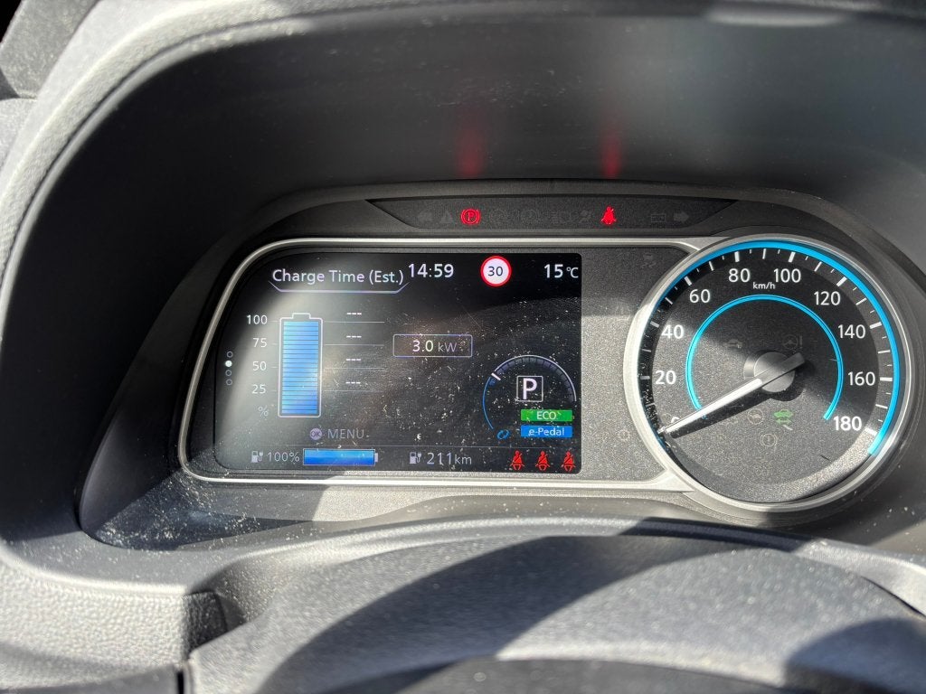 Foto 12 van Nissan Leaf Electric 40kWh 2018 Zwart metallic vol opties