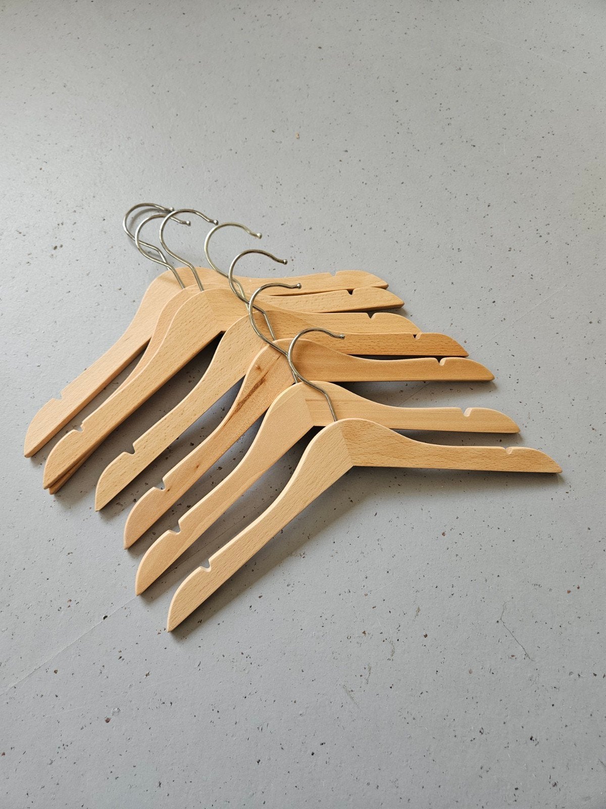 42x IKEA kinderhangers van hout, Kleding | Dames, Ophalen of Verzenden, Zo goed als nieuw, Hout, Kinderen