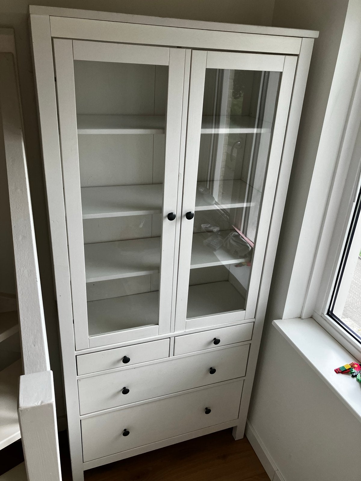 Ikea Hemnes vitrinekast wit met lades, Huis en Inrichting, Ophalen, Gebruikt, 50 tot 100 cm, Met lade(s)