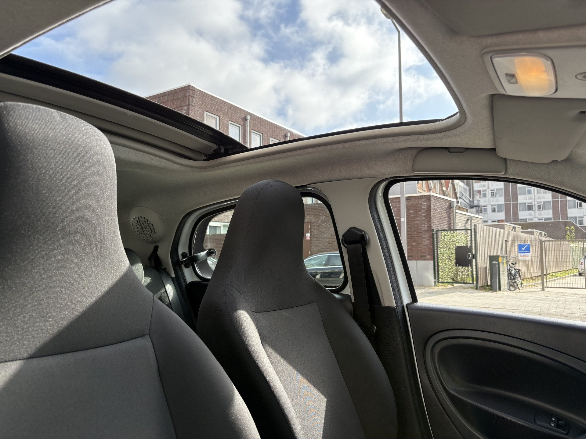 smart Forfour 1.0 Pure CABRIO/CLIMA/CRUISE/TELEFOON/NAP, Achterwielaandrijving, Gebruikt, 4 stoelen, Wit