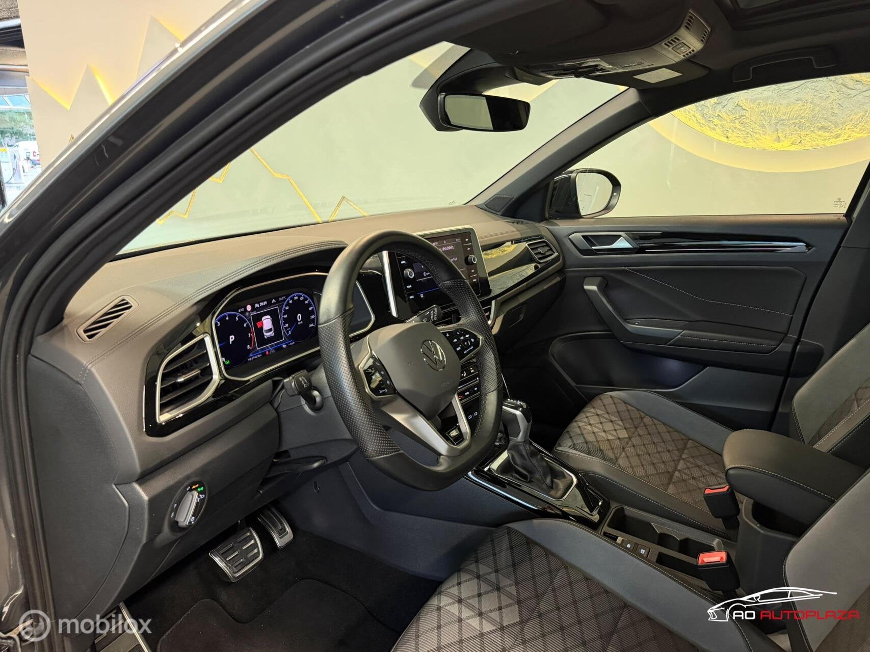 Volkswagen T-Roc 1.5 TSI 3x R-Line Panorama/Black Style/Trek, Auto's, Volkswagen, Automatische klimaatregeling, 1498 cc, Zwart
