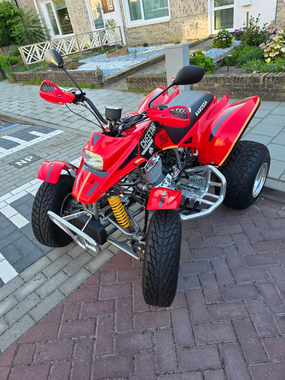Barossa Cheetah 250 (3200km), 250 cc, 2 cilinders, 12 t/m 35 kW