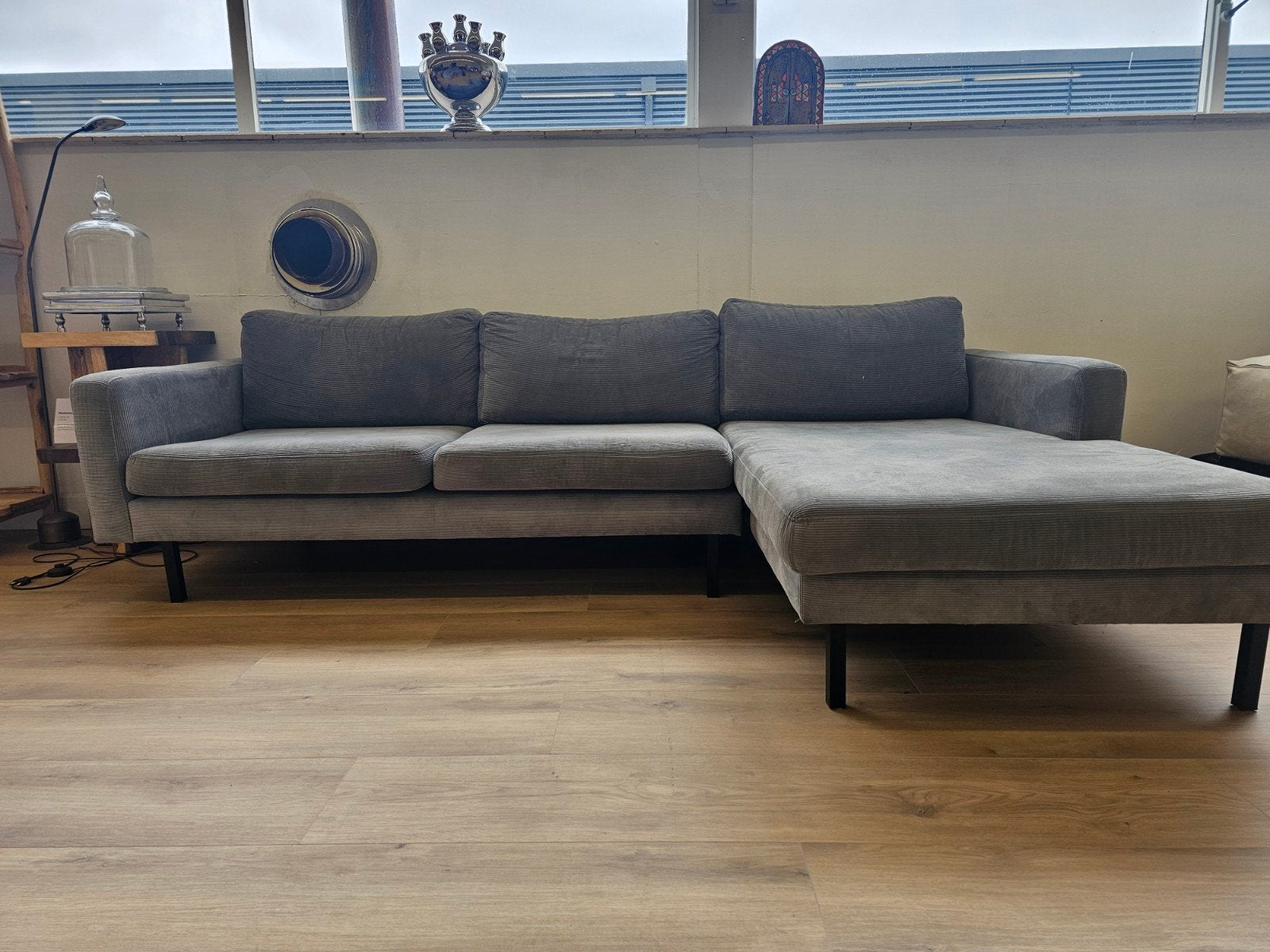 Hoekbank Dutchtribe ribstof, 125 cm of meer, 125 cm of meer, Zo goed als nieuw, Info@homefriesland.nl