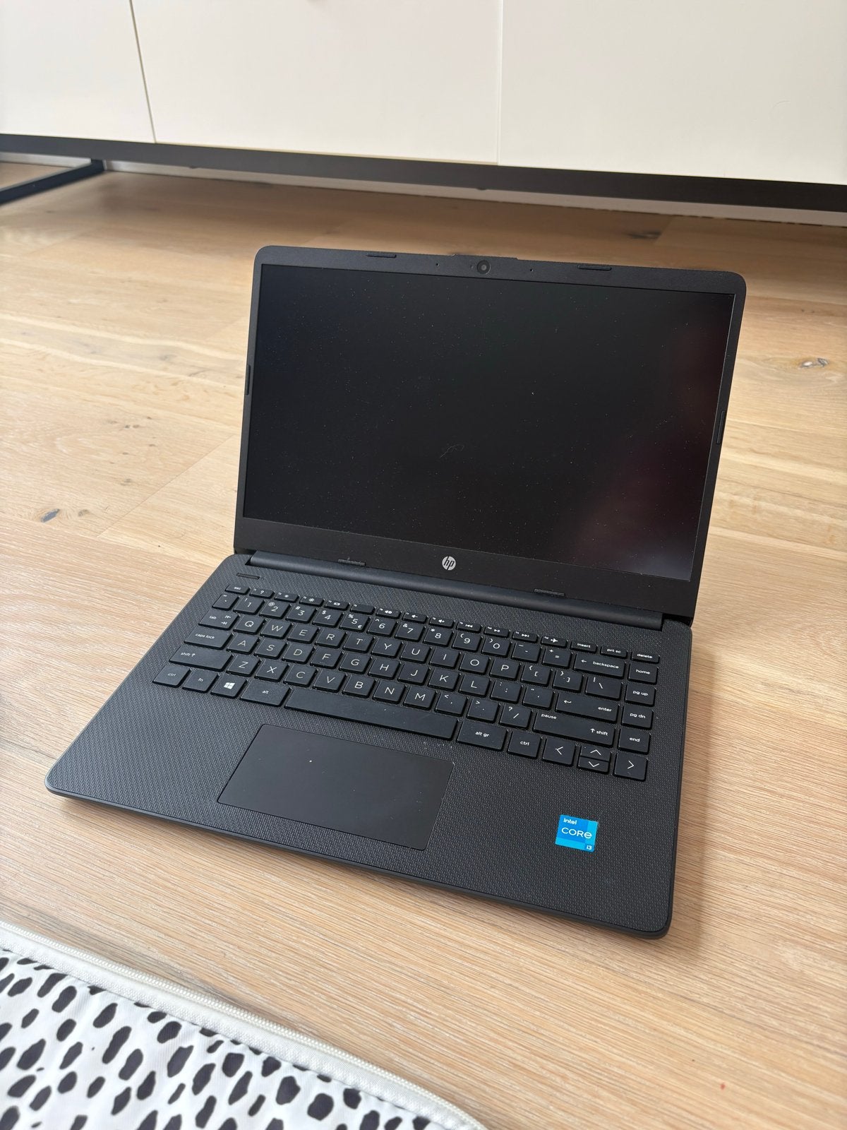HP Laptop 14-dq0xxx - Zo goed als nieuw, inclusief hoes, Computers en Software, Windows Laptops, Ophalen, Minder dan 4 GB, Qwerty