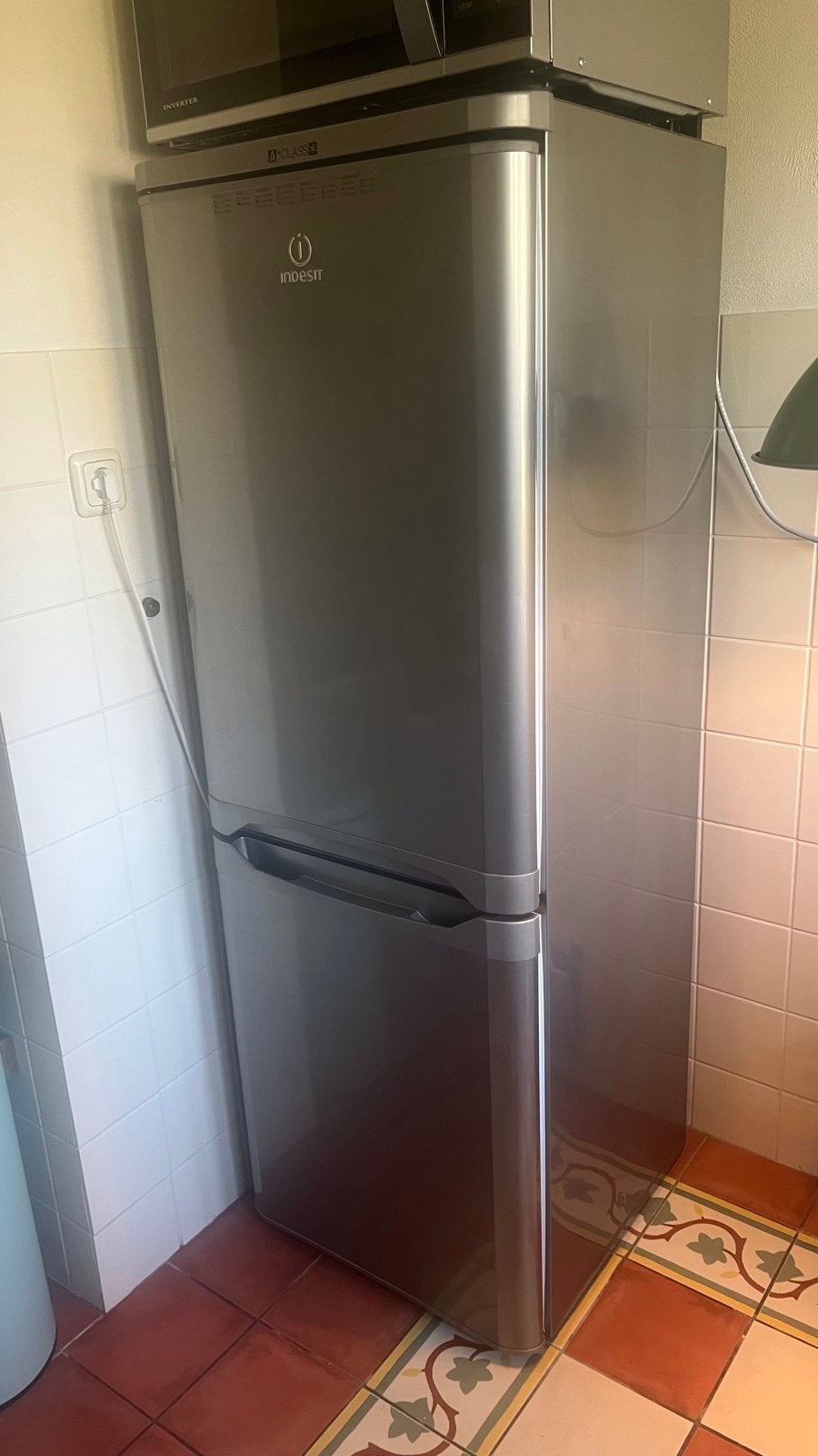 Indesit Koelvriescombinatie 160x55 cm, Ophalen, Gebruikt, 200 liter of meer, Met aparte vriezer