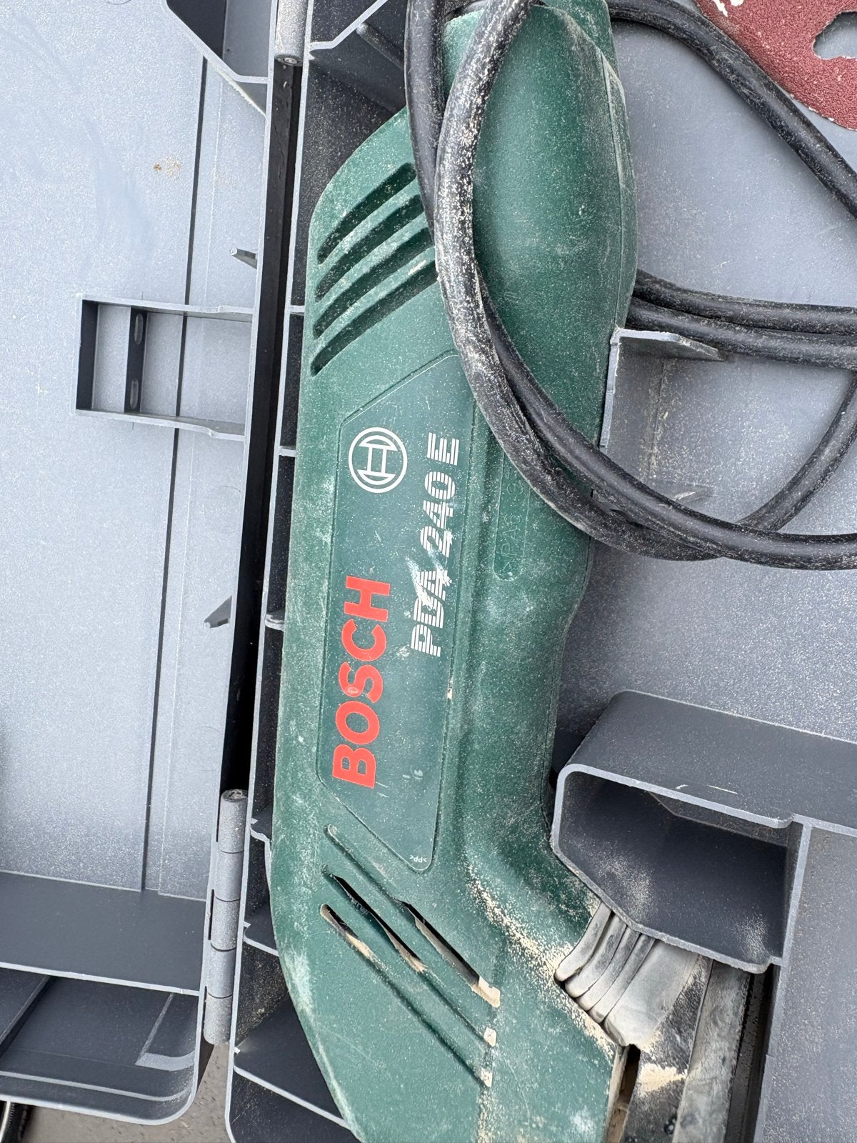 Bosch PDA 240 E Driehoekschuurmachine  met koffer, Ophalen, Gebruikt, Minder dan 600 watt, Vlakschuurmachine