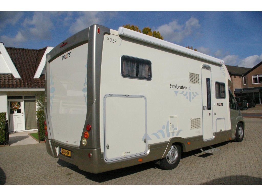 Pilote Explorateur 732 P XXL Garage, Dwarsbed, alde., Ringverwarming, Fiat, Pilote, Bedrijf