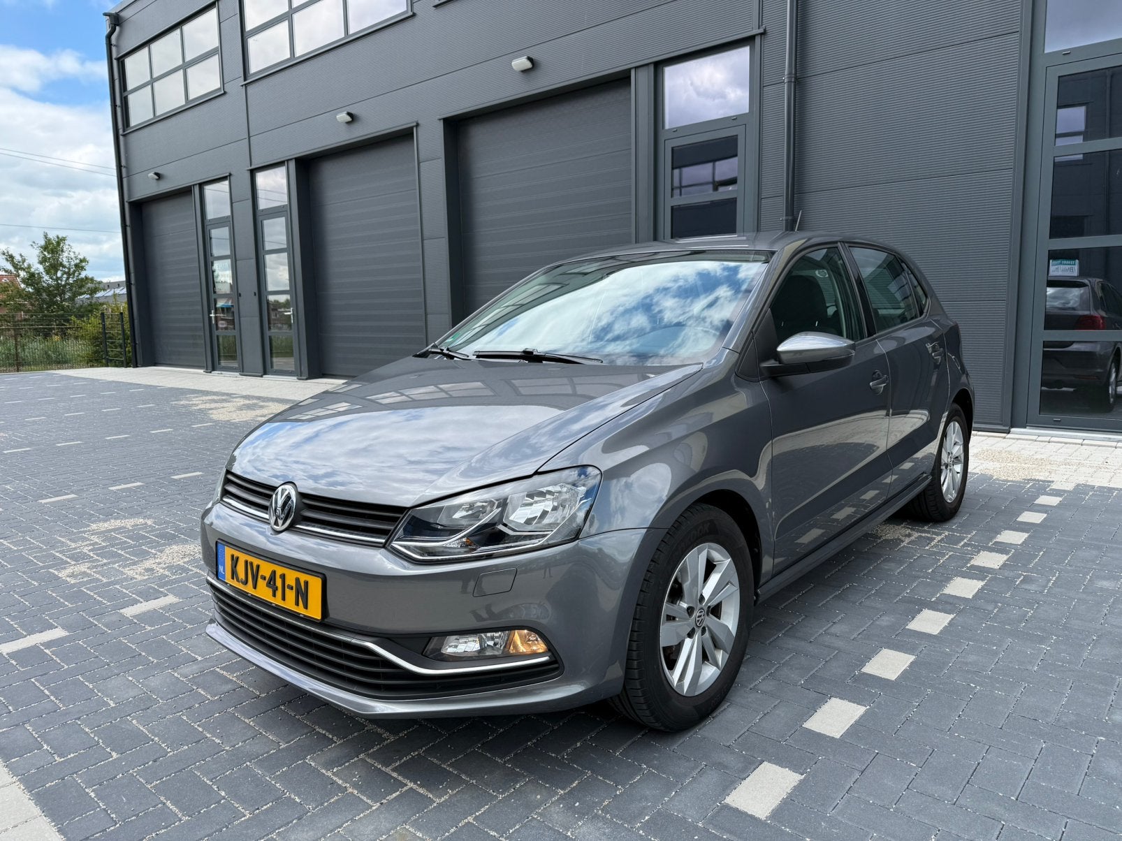 Volkswagen Polo 1.2 TSI 90 PK Highline/Apk/Stoelver/Pdc, Auto's, Volkswagen, Stof, 4 cilinders, Bedrijf, Handgeschakeld