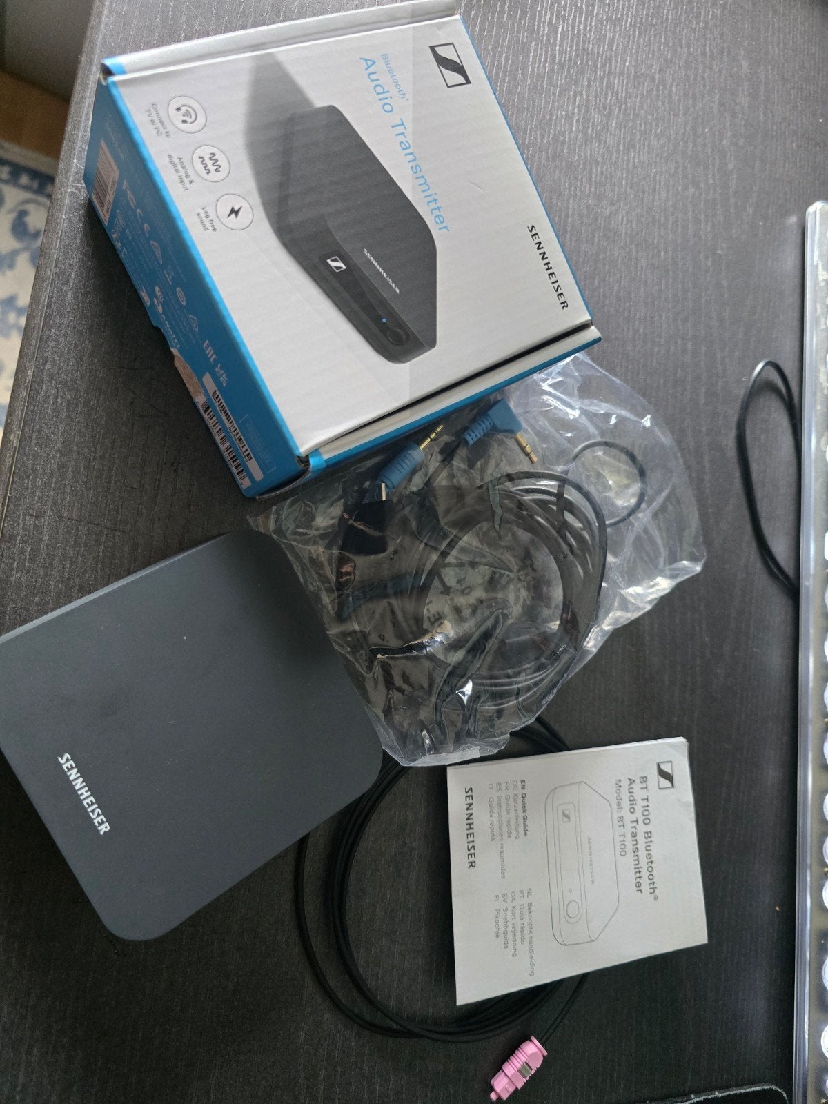 Sennheiser BT T100  Bluetooth transmitter lage latency, Ophalen of Verzenden, Zo goed als nieuw, Minder dan 2 meter, Overige kabels