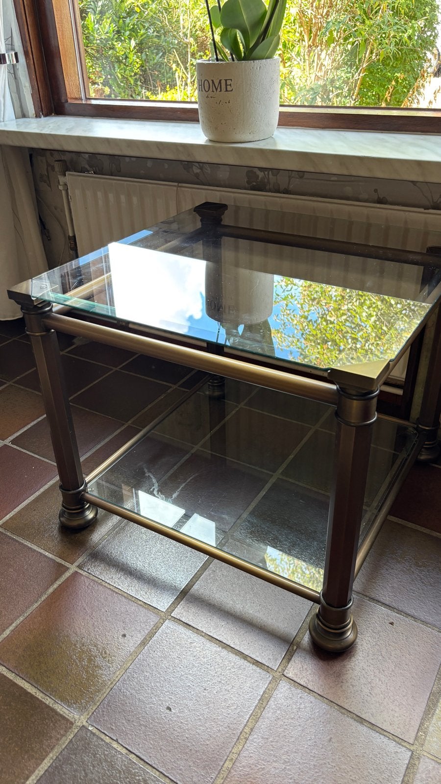 Vintage glazen bijzettafel met messing frame, Ophalen, 50 – 75, Minder dan 50 cm, Gebruikt