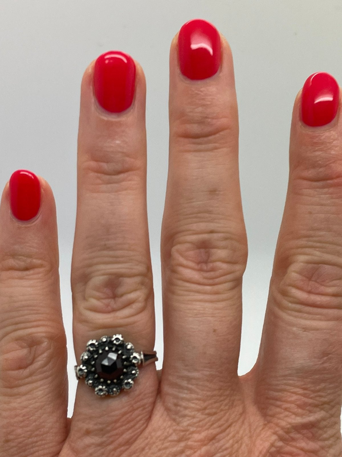 E328 Prachtige zilveren granaat ring maat 16,75, Sieraden, Tassen en Uiterlijk, Antieke sieraden, Ophalen of Verzenden, Zilver