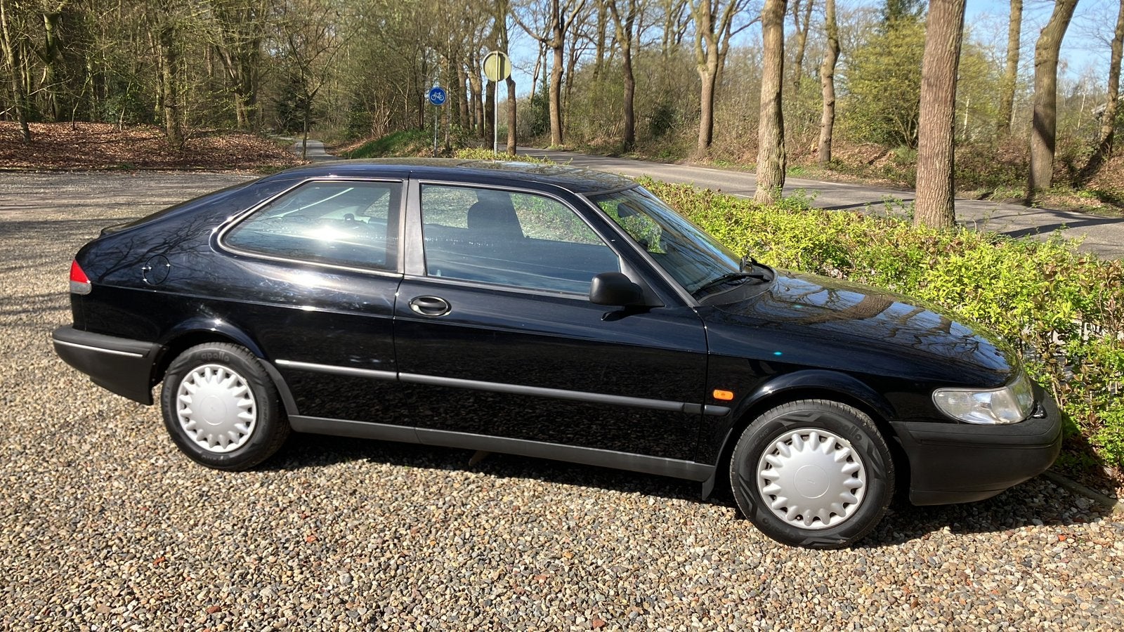 Saab 900 2.0 I Coupe 1995 Zwart, Auto's, Voorwielaandrijving, Stof, 4 cilinders, Zwart
