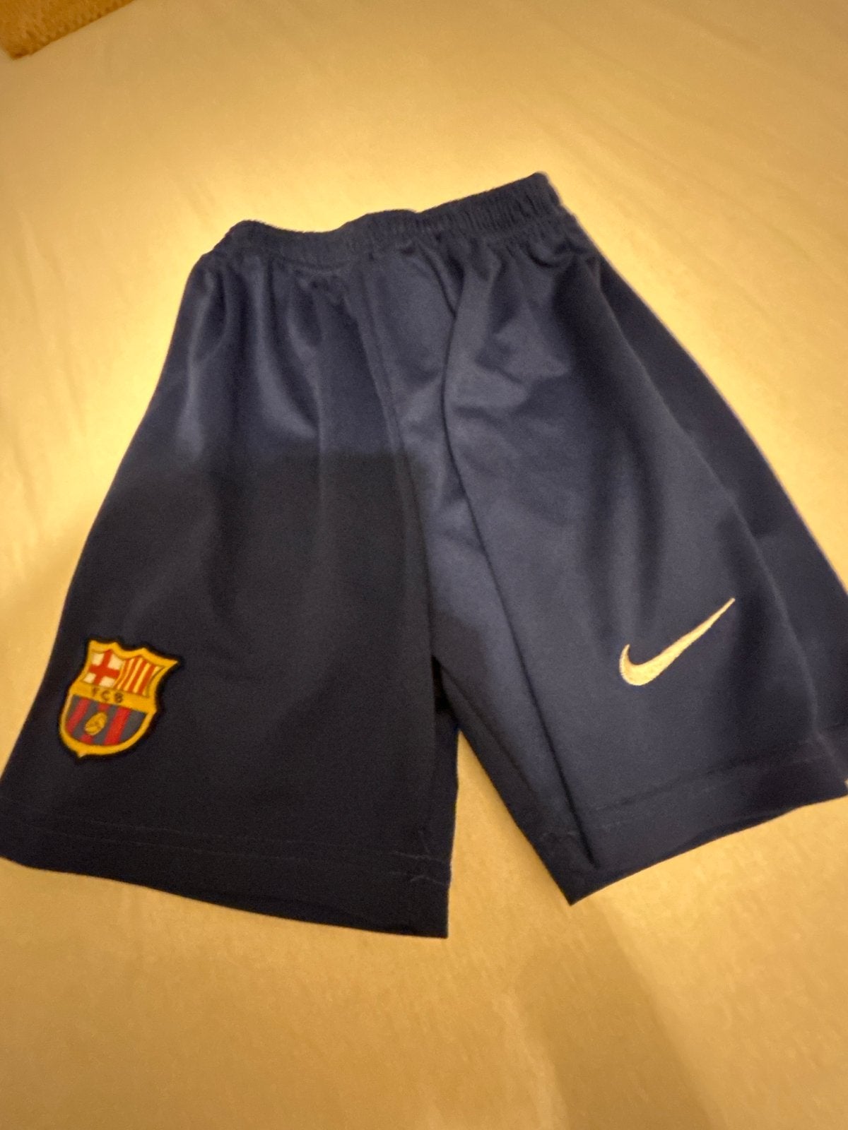 Barcelona Kort Broekje (Nep) voor 7-9 jaar, Ophalen, Gebruikt