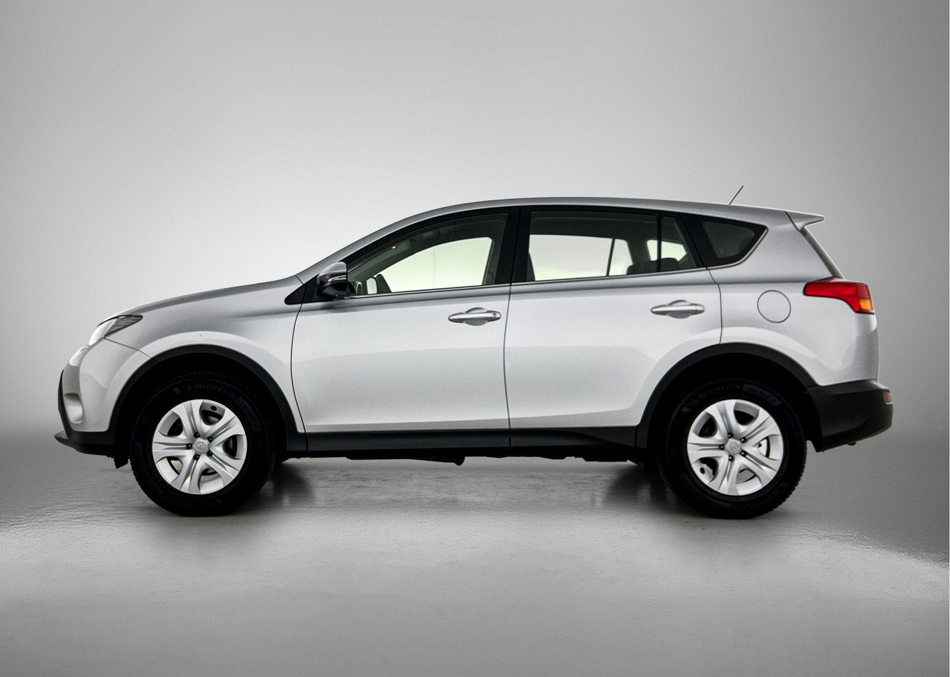 Toyota RAV4 2.0 Aspiration 4WD | Trekhaak - 2000KG trekgewic, Stof, Gebruikt, Zwart, 4 cilinders