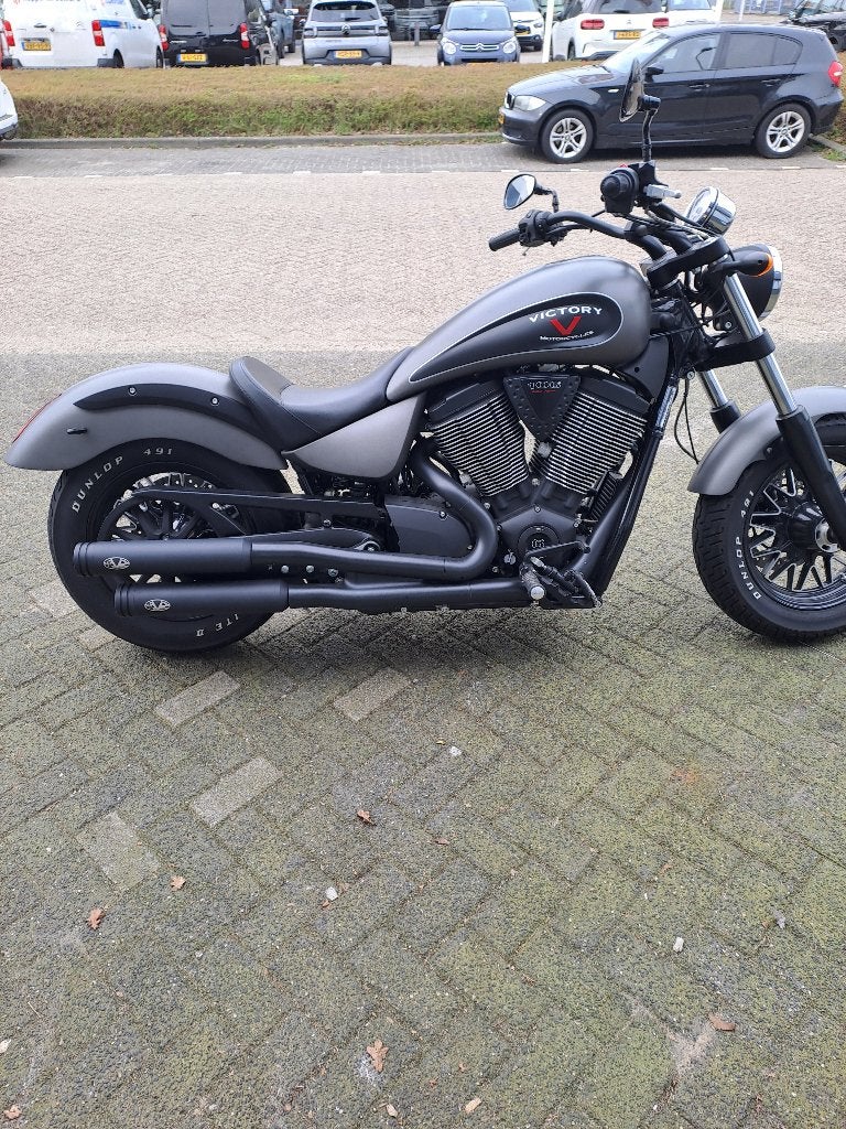 Victory Gunner, 2 cilinders, Sportuitlaat, Occasion, Meer dan 35 kW