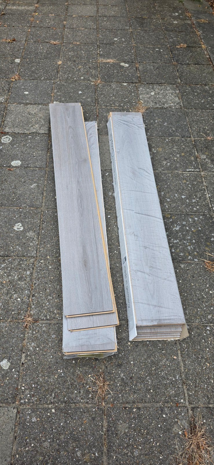 2 pakken Myfloor laminaat donkergrijs eiken 63078, Ophalen, Nieuw, Minder dan 5 m², 10 tot 30 cm