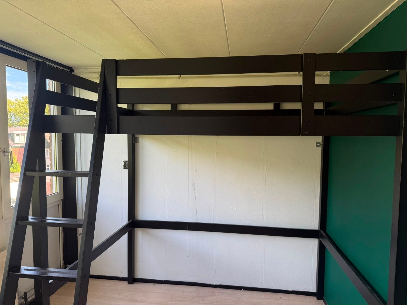 Zwart hoogslaper Ikea Stora bed met ladder, Huis en Inrichting, Ophalen, Gebruikt, Hoogslaper, 140 cm