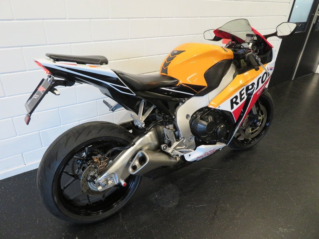 Honda CBR 1000 RR FIREBLADE REPSOL HISTO. - foto 3