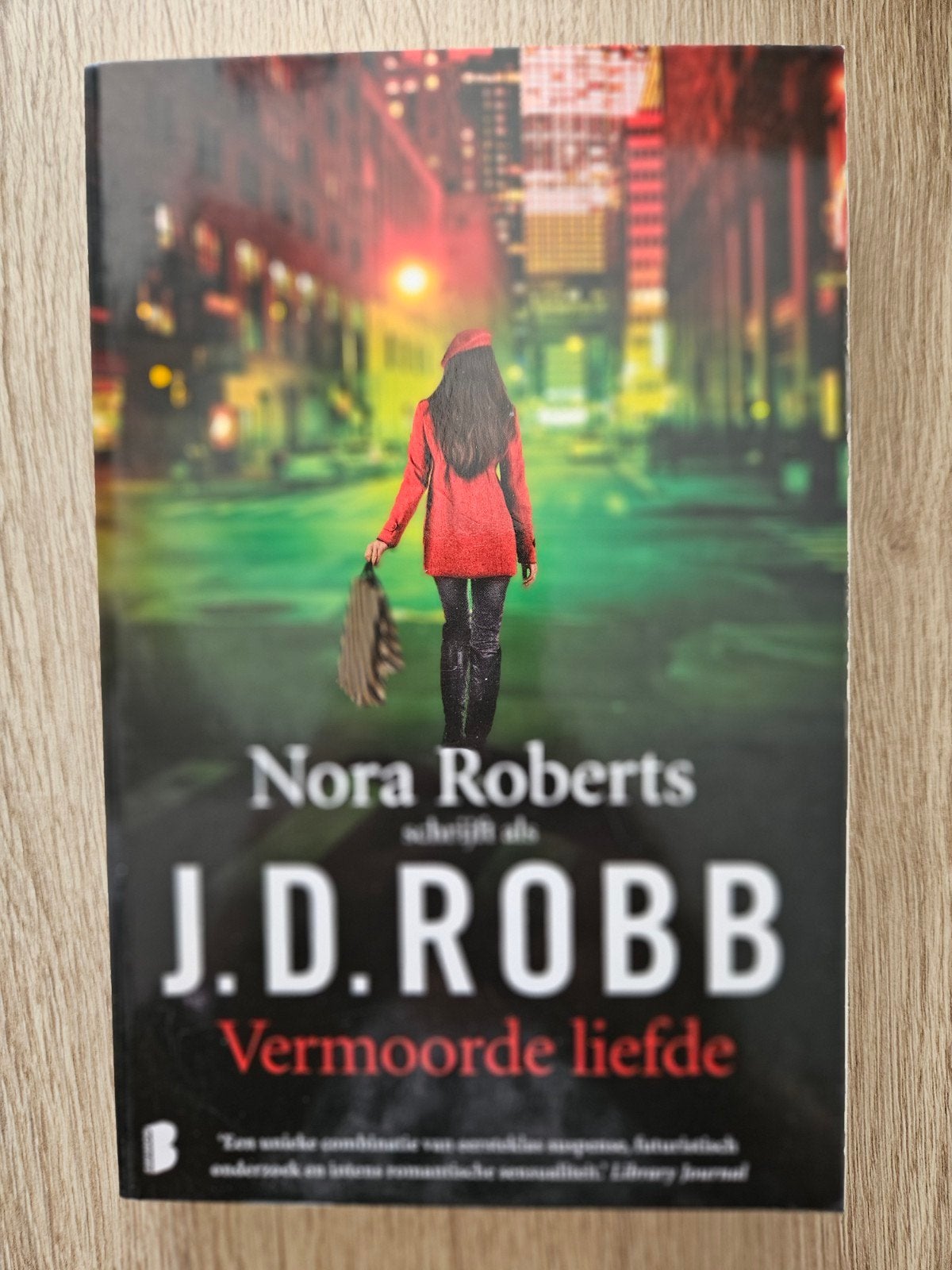 J.D. Robb - Vermoorde liefde, Boeken, Thrillers, Gelezen, Ophalen of Verzenden