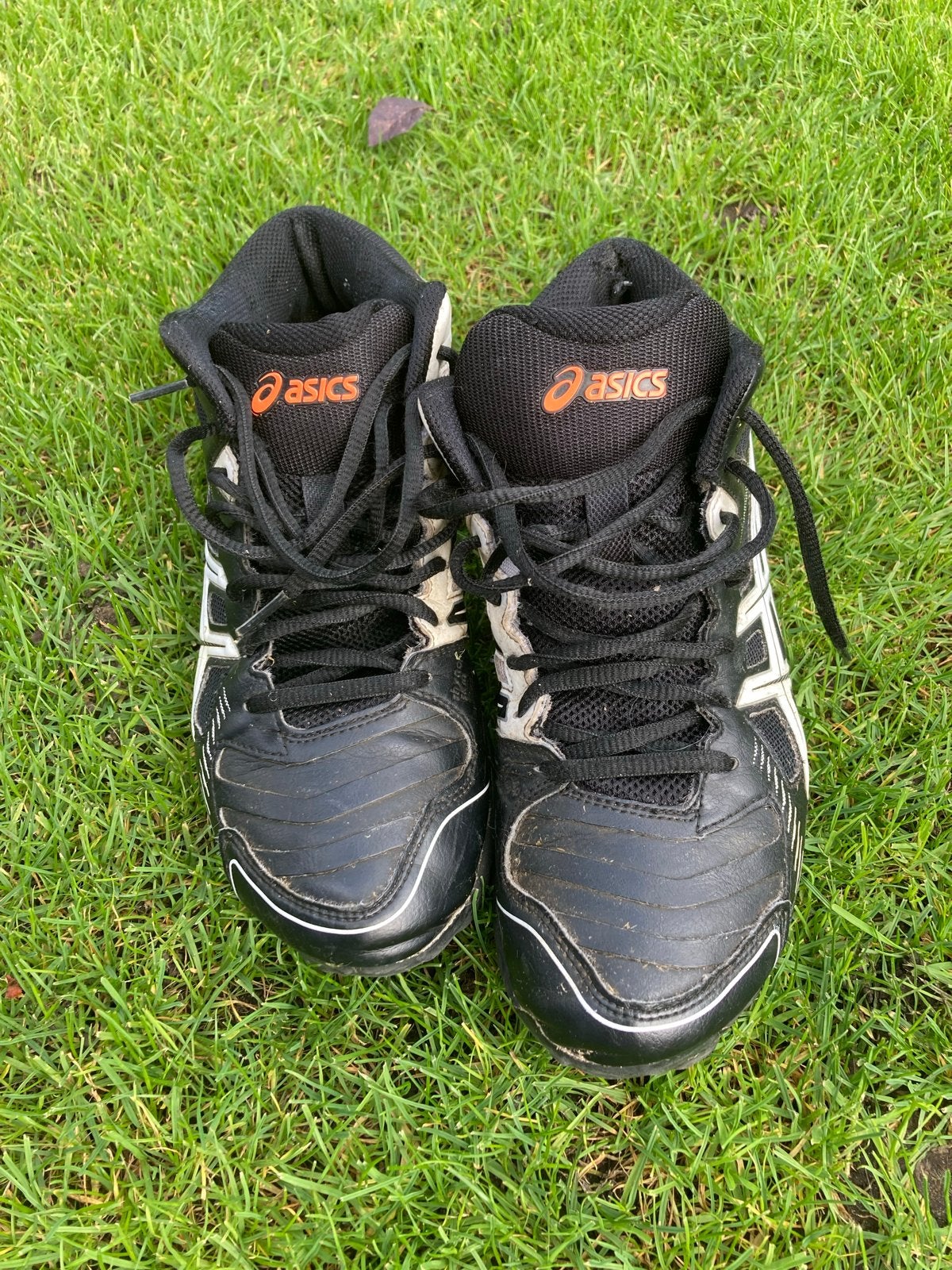 ASICS Veldschoenen / Noppenschoenen Korfbal Voetbal Maat 39, Ophalen of Verzenden, Gebruikt