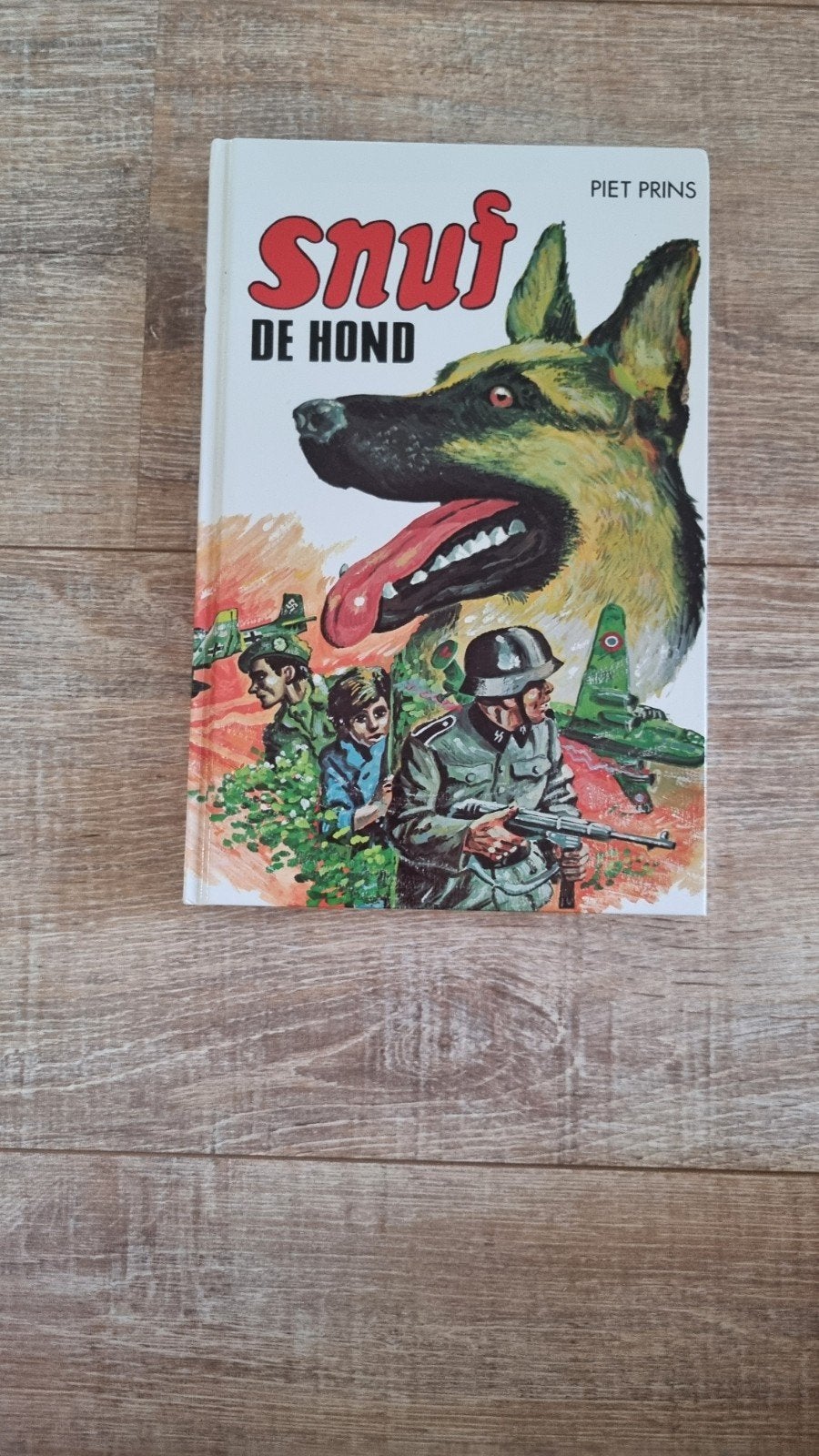 Snuf de Hond - Spannend oorlogsverhaal van Piet Prins, Boeken, Ophalen of Verzenden, Gelezen, Piet Prins, Fictie algemeen