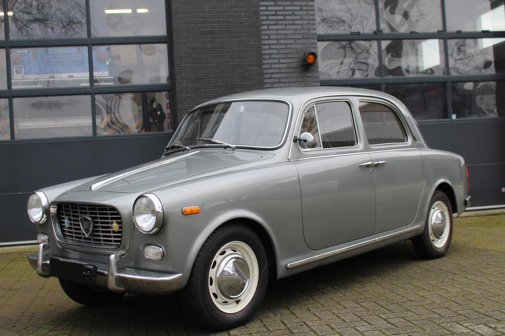 Lancia APPIA Series III Berlina V4 NIEUWSTAAT! RESTORED, Stof, Beige, Overige carrosserieën, Bedrijf