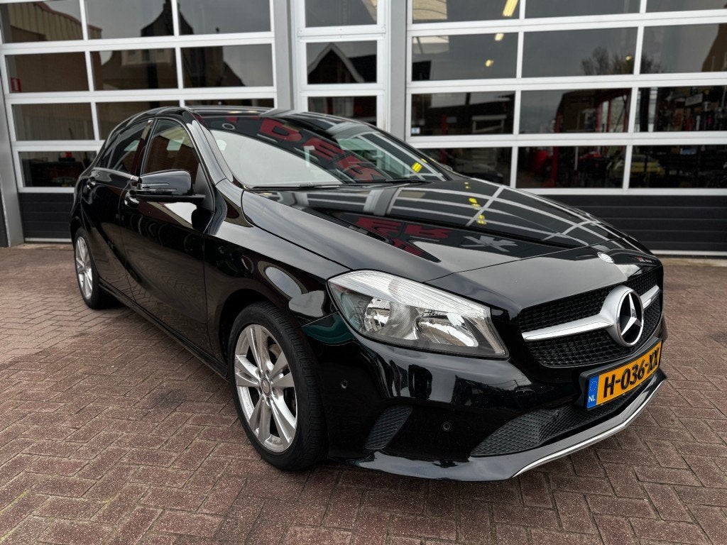 Mercedes-benz A-KLASSE 180 BUSINESS / NAVI / PDC / LED / STO, Auto's, Voorwielaandrijving, Electronic Stability Program (ESP)