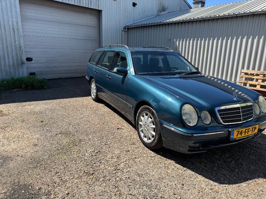 Mercedes-Benz E-Klasse 2.4 E240 Combi Classic AUT 2000 Groen, Automaat, 1595 kg, Origineel Nederlands, Stationwagon