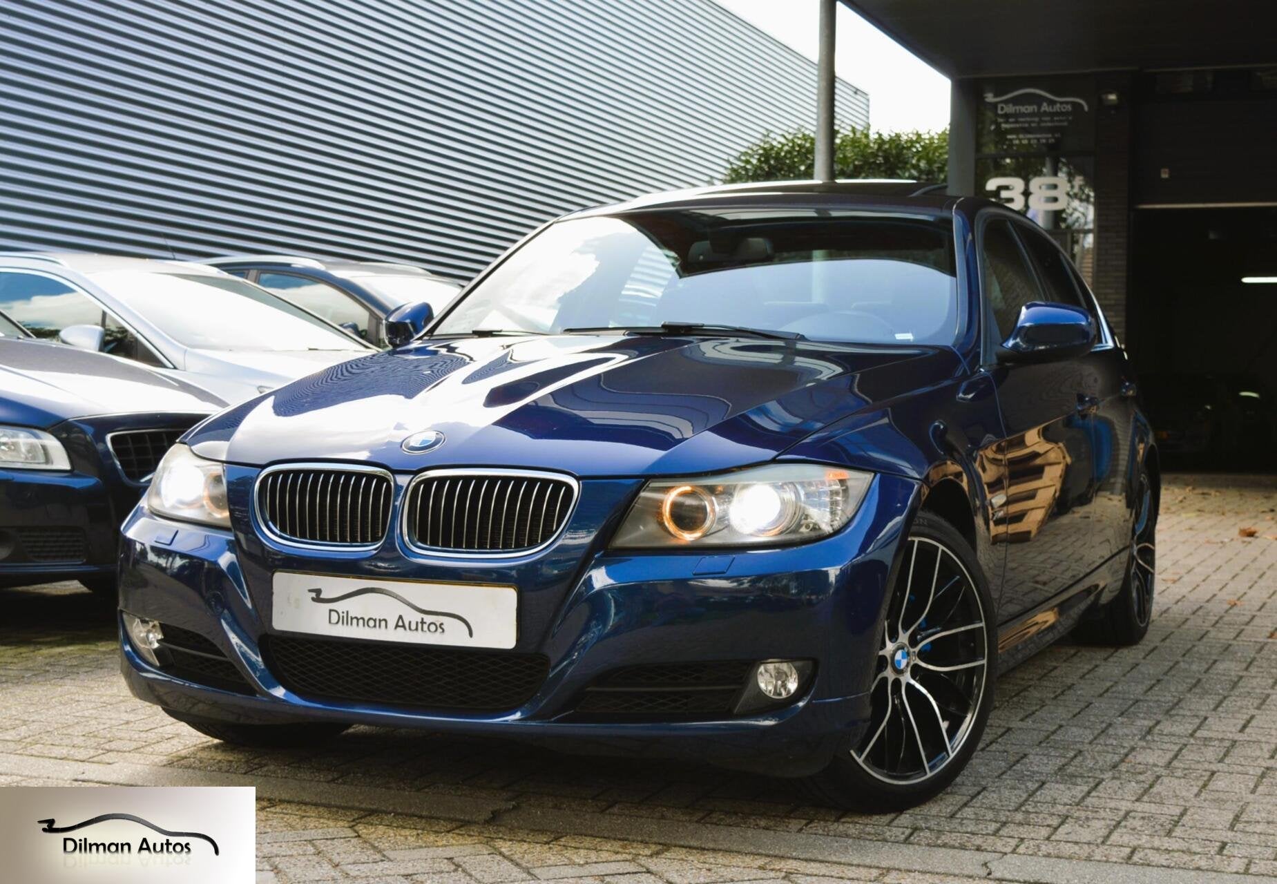 BMW 3-serie 325xi Business Line|Navi|Leder|270 PK!NL Auto!, Auto's, 13 km/l, Euro 5, Gebruikt, Met garantie (alle)