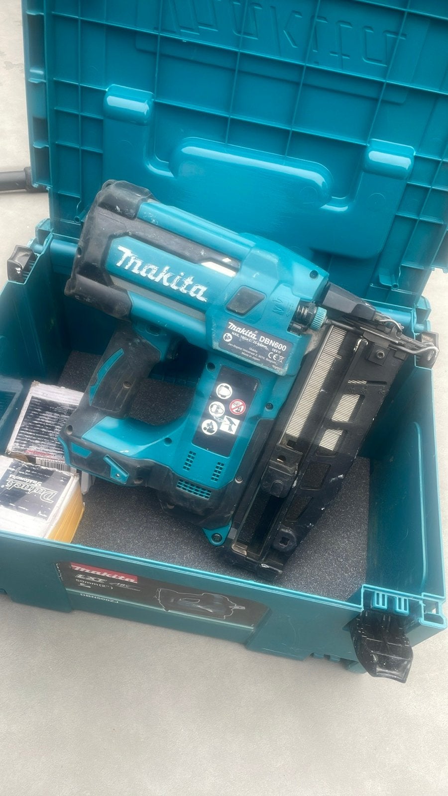 Makita DBN600ZJAccu Nageltacker in Mbox, Doe-het-zelf en Verbouw, Gereedschap | Overige machines, Ophalen of Verzenden, Gebruikt