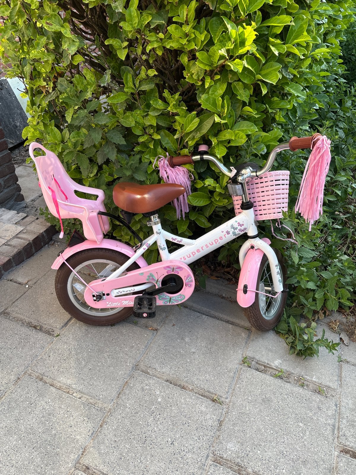 kinderfiets met zijwieltjes en poppenzitje, Fietsen en Brommers, Fietsen | Kinderfietsjes, Terugtraprem, Zijwieltjes, Gebruikt