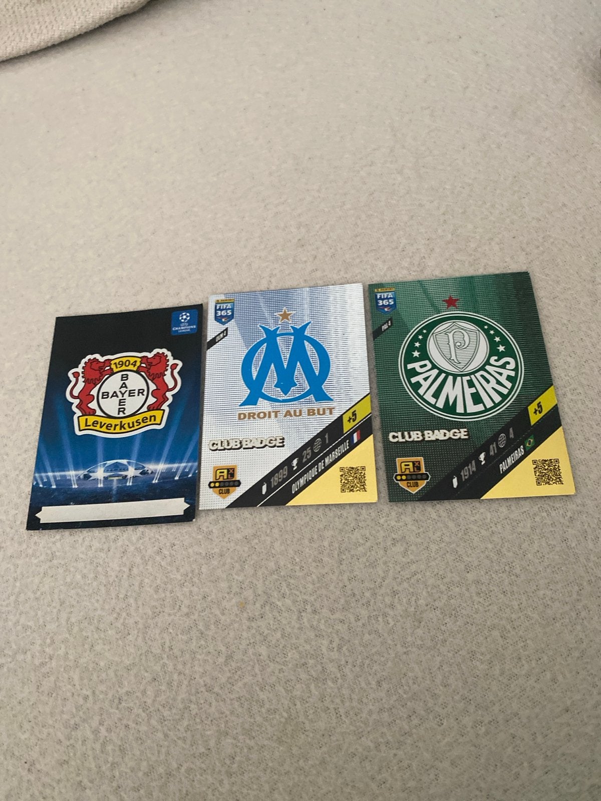 FIFA 365 Club Badge Voetbal Kaarten - 3 Stuks, Ophalen of Verzenden, Gebruikt, Buitenlandse clubs, Spelerskaart
