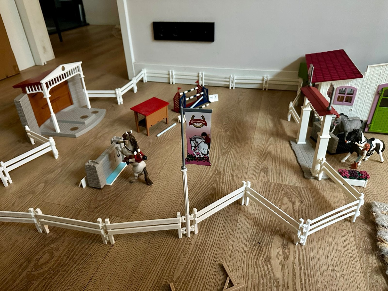 Veel Schleich paarden set met stal, manege en veel paarden, Ophalen, Gebruikt