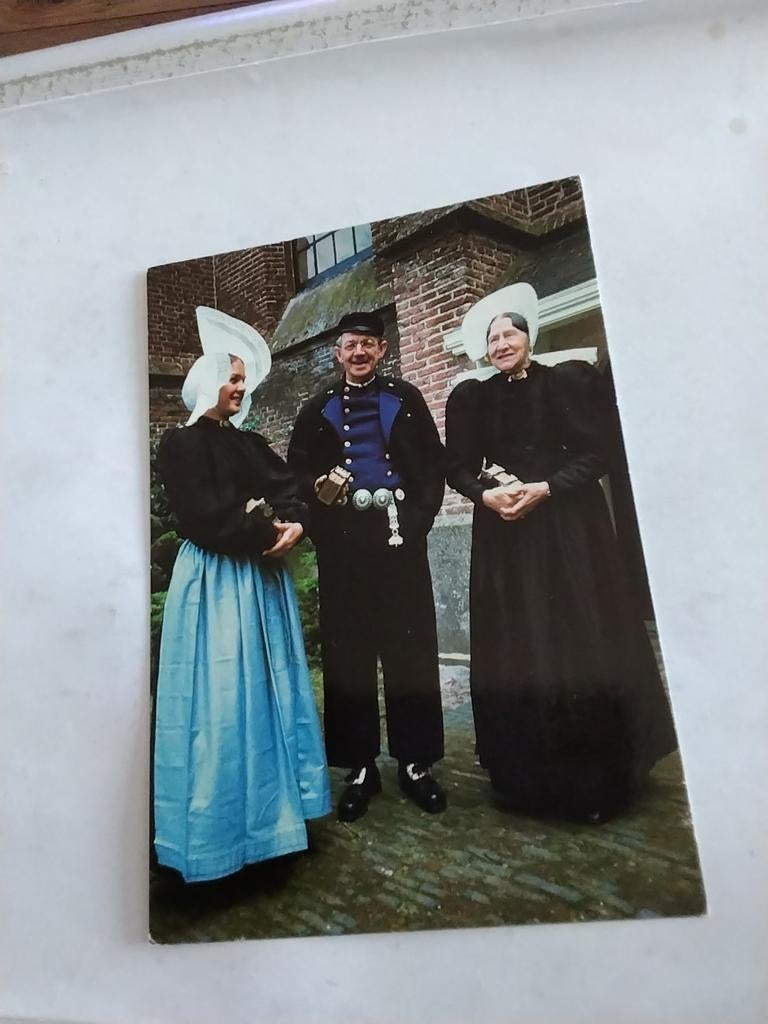 HUIZEN. KLEDERDRACHT, Ophalen of Verzenden, Klederdracht