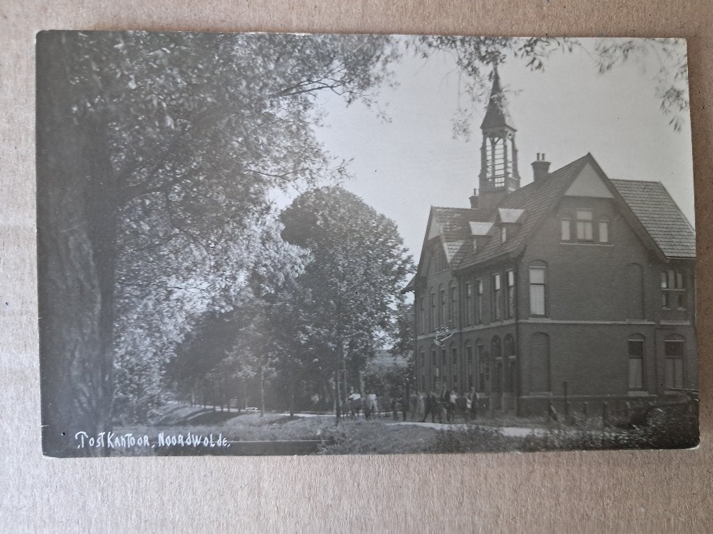 Noordwolde (3) - Postkantoor (Jaren '20?, Fotokaart), Verzenden, 1920 tot 1940, Gelopen, Friesland